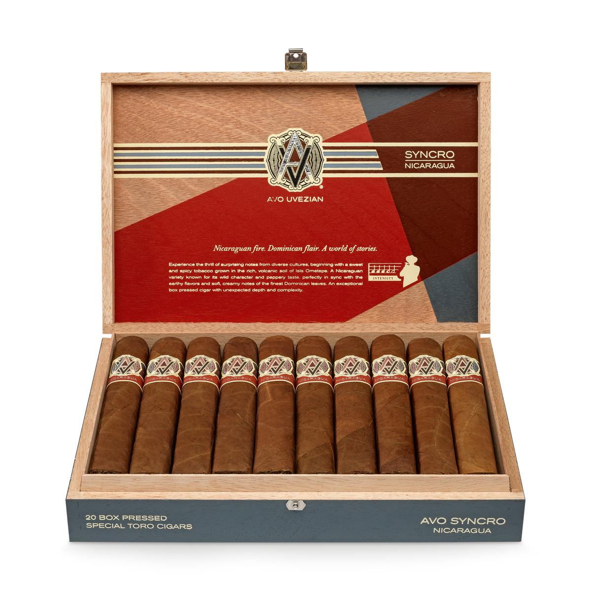 Avo Syncro Nicaragua Special Toro 6 x 60 open cigar box