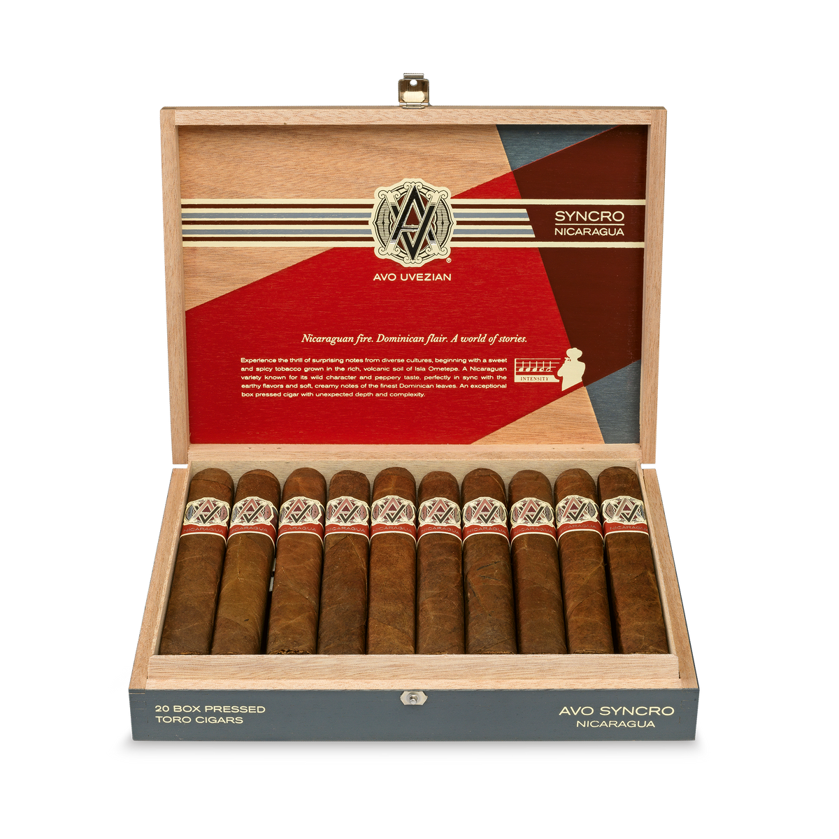 Avo Syncro Nicaragua Toro 6 x 54 open cigar box