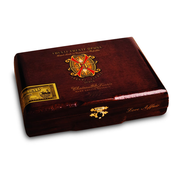 Arturo Fuente OpusX Love Affair closed cigar box