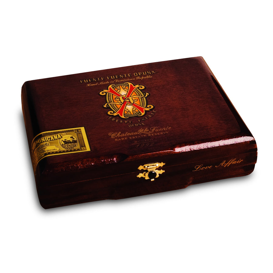 Arturo Fuente OpusX Love Affair closed cigar box