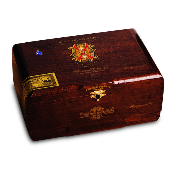 Arturo Fuente OpusX Magnum O closed cigar box