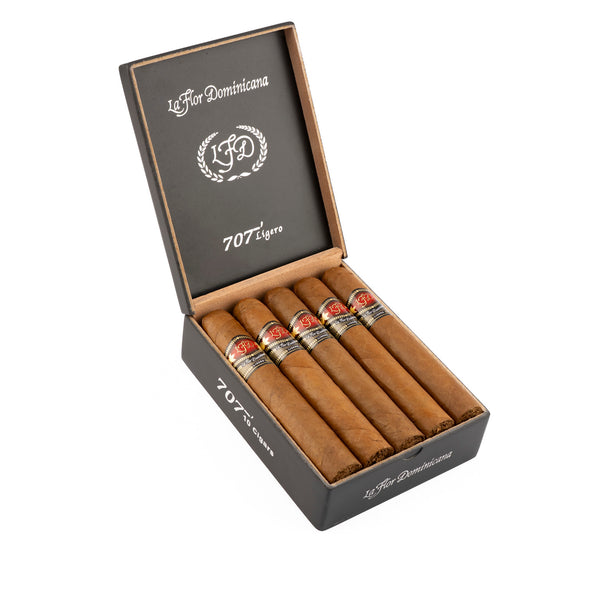La Flor Dominicana Ligero 707 open cigar box