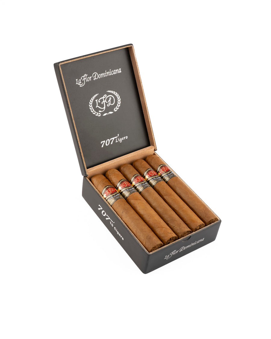 La Flor Dominicana Ligero 707 open cigar box