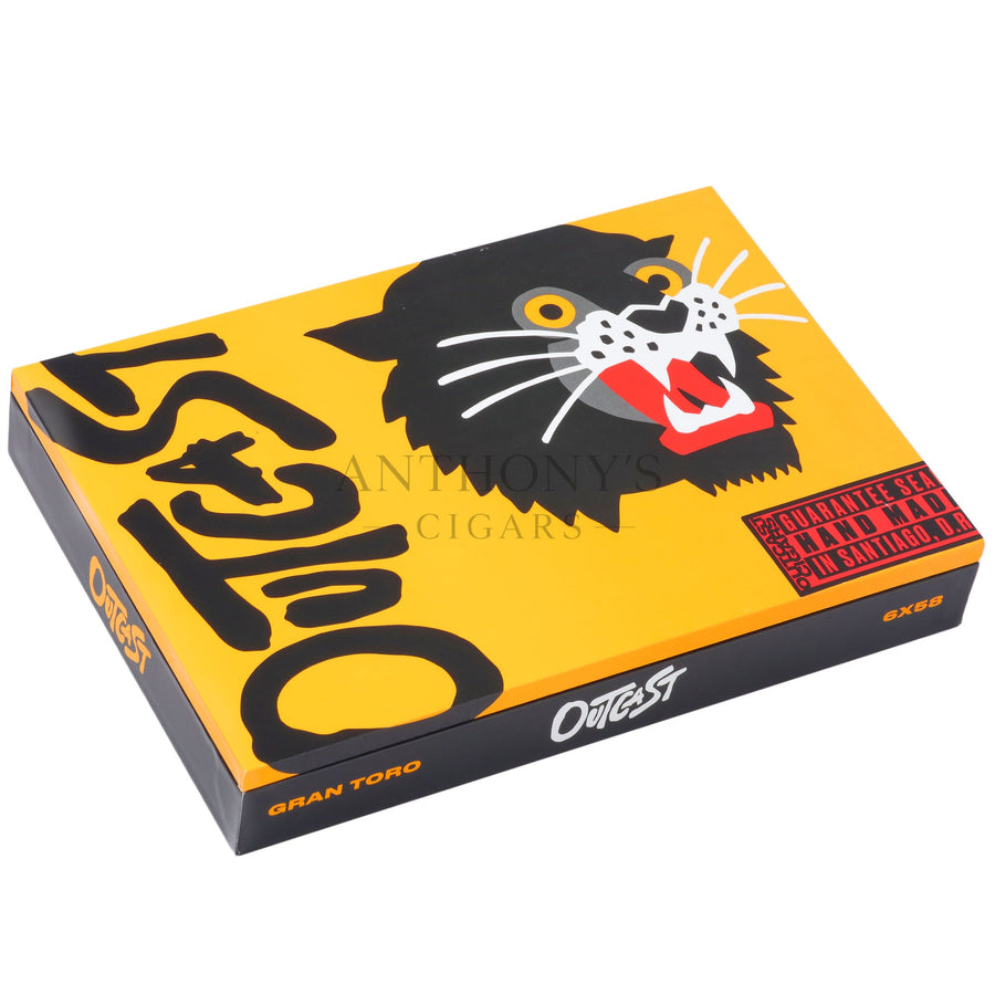 Outcast Gran Toro - Closed Box