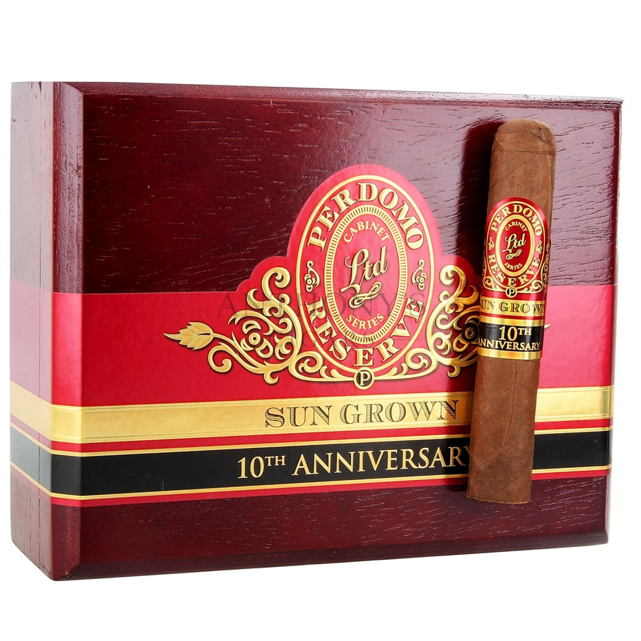 Perdomo Reserve 10th Anniversary Sun Grown Robusto - Closed Box