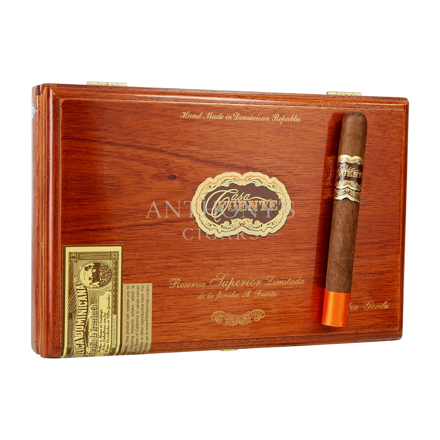 Arturo Fuente Casa Fuente Double Corona cigar box closed