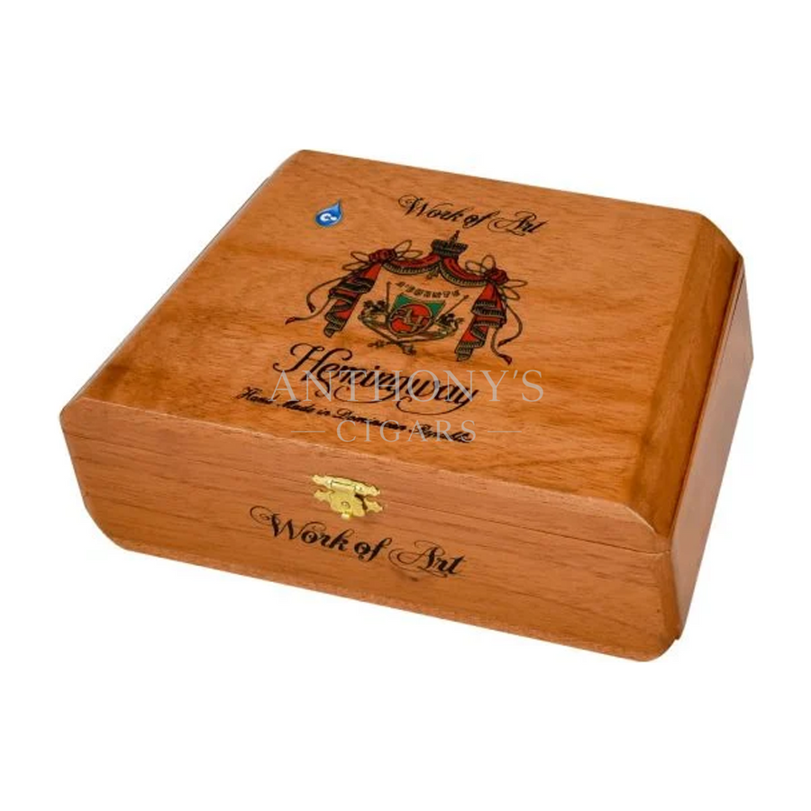 Arturo Fuente Hemingway Work of Art cigar box closed