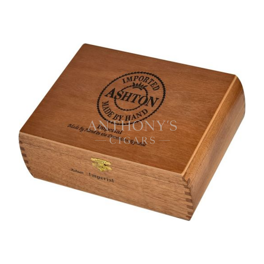 Ashton Classic Imperial (Metal Tube) cigar box closed
