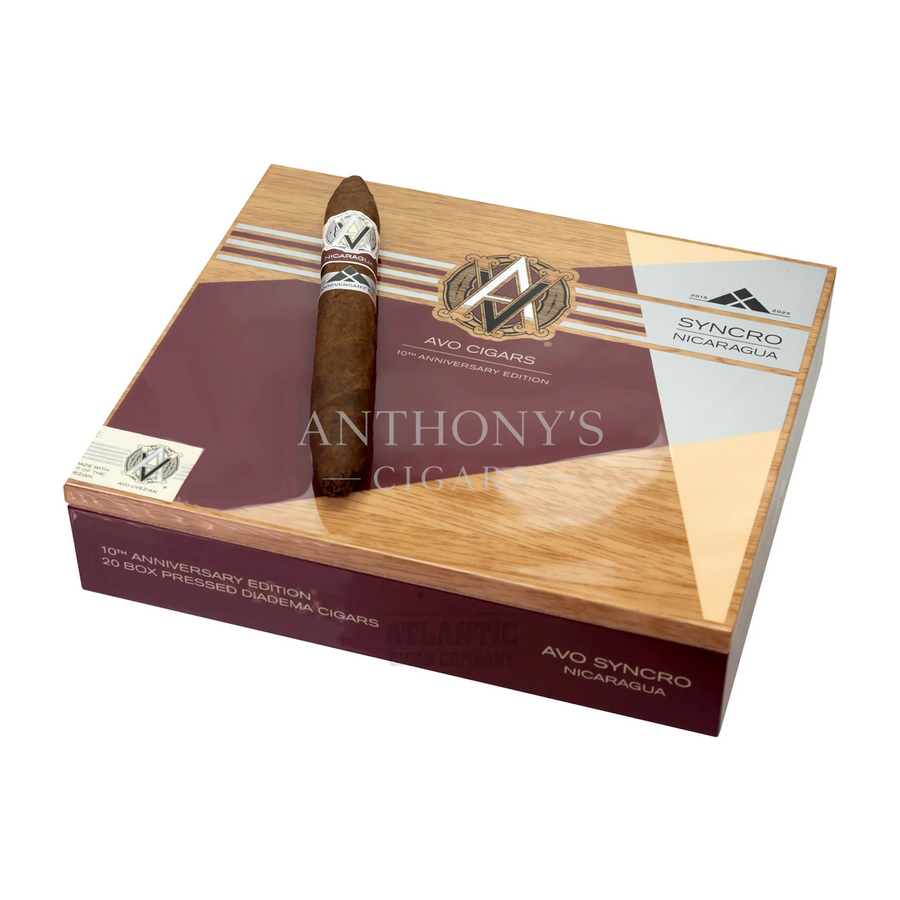 Avo Limited Edition Avo Syncro Nicaragua 10 Year Anniversary cigar box closed