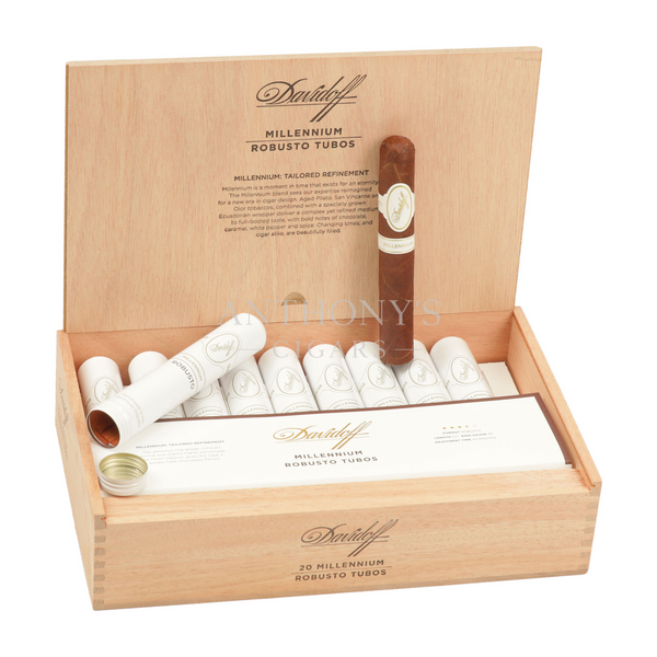 Davidoff Millennium Blend Robusto Tubos cigar box