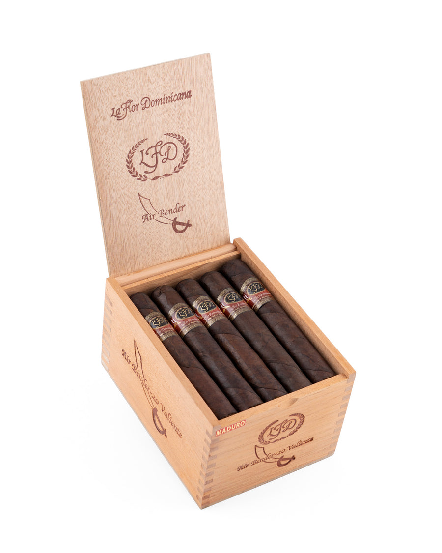 La Flor Dominicana Air Bender Double Press Valiente Maduro open cigar box