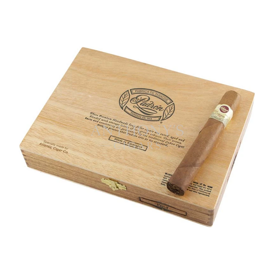Padron 1964 Anniversary No. 4 Natural cigar box closed