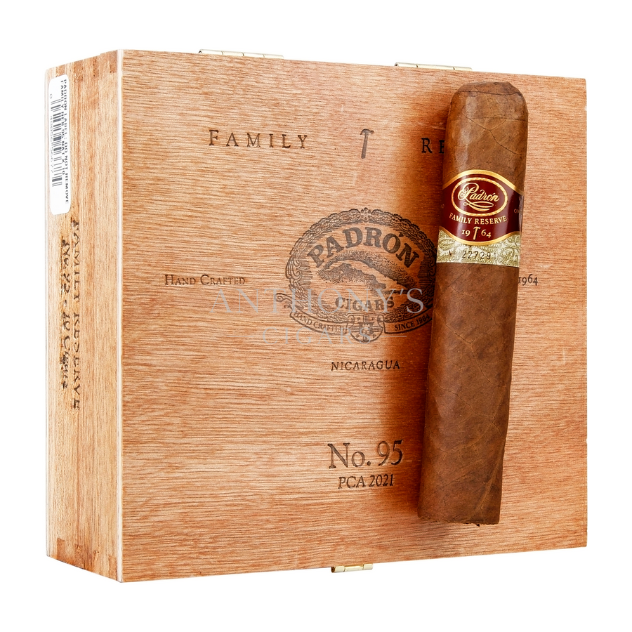 Padron Family Reserve No. 95 Natural cigar box closed
