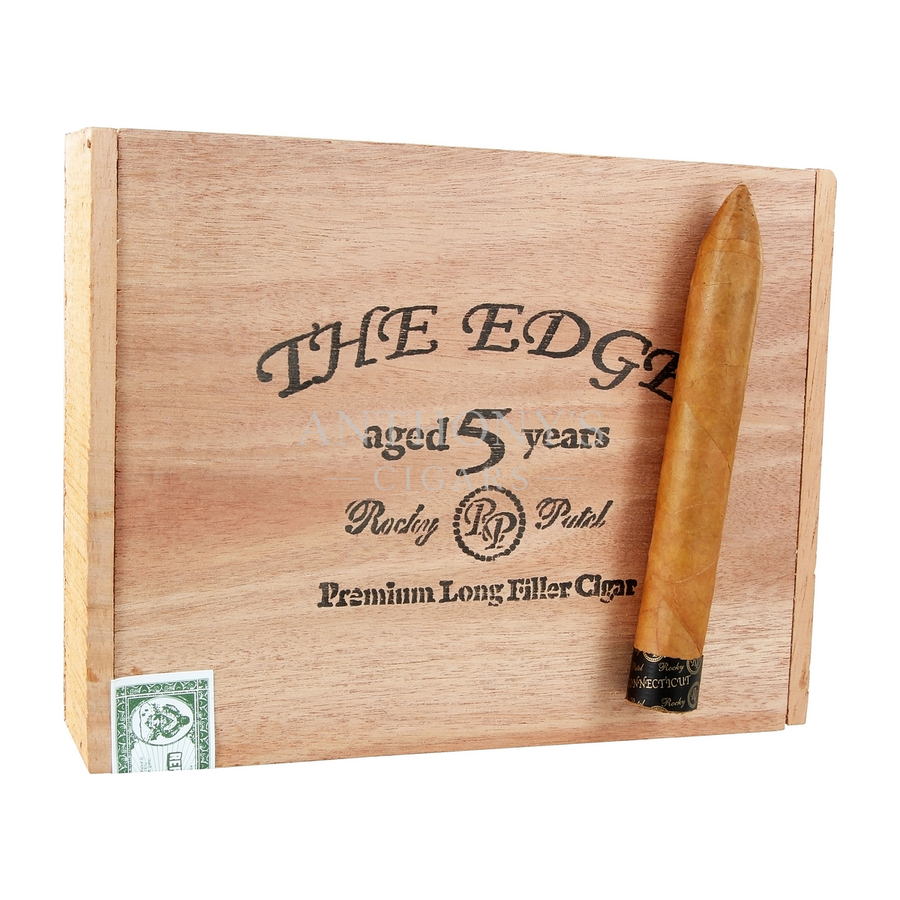 Rocky Patel The Edge Connecticut Torpedo cigar box closed