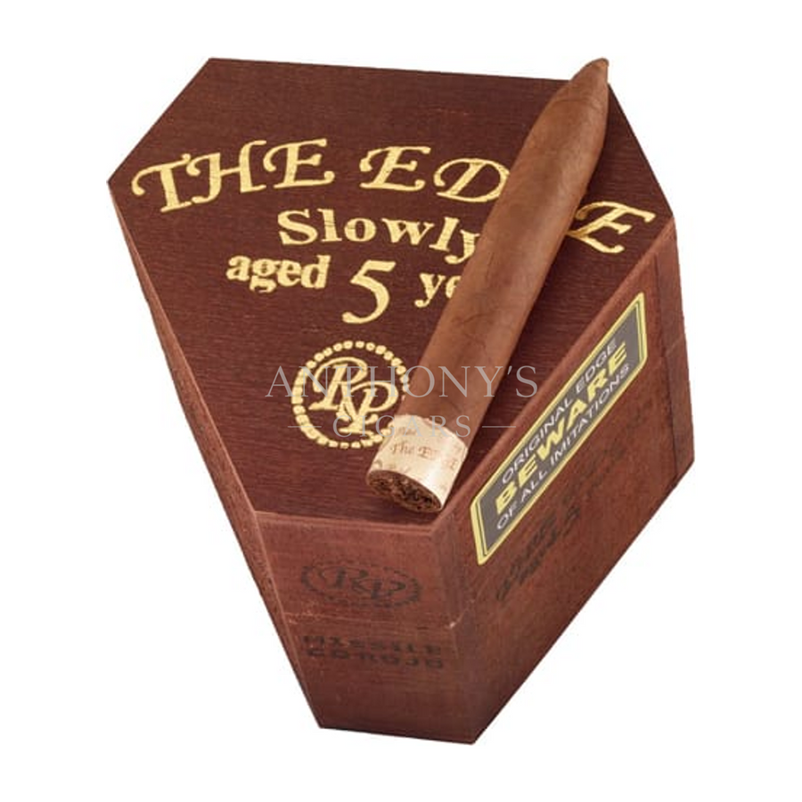 Rocky Patel The Edge Corojo Missile cigar box closed