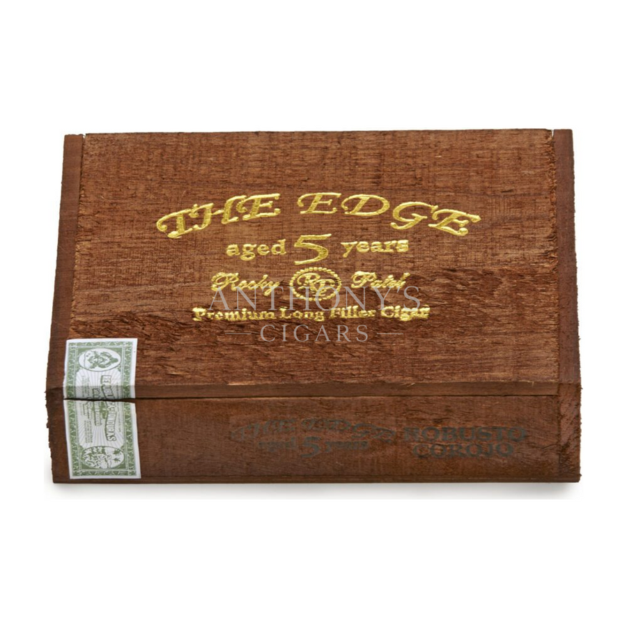 Rocky Patel The Edge Corojo Robusto cigar box closed