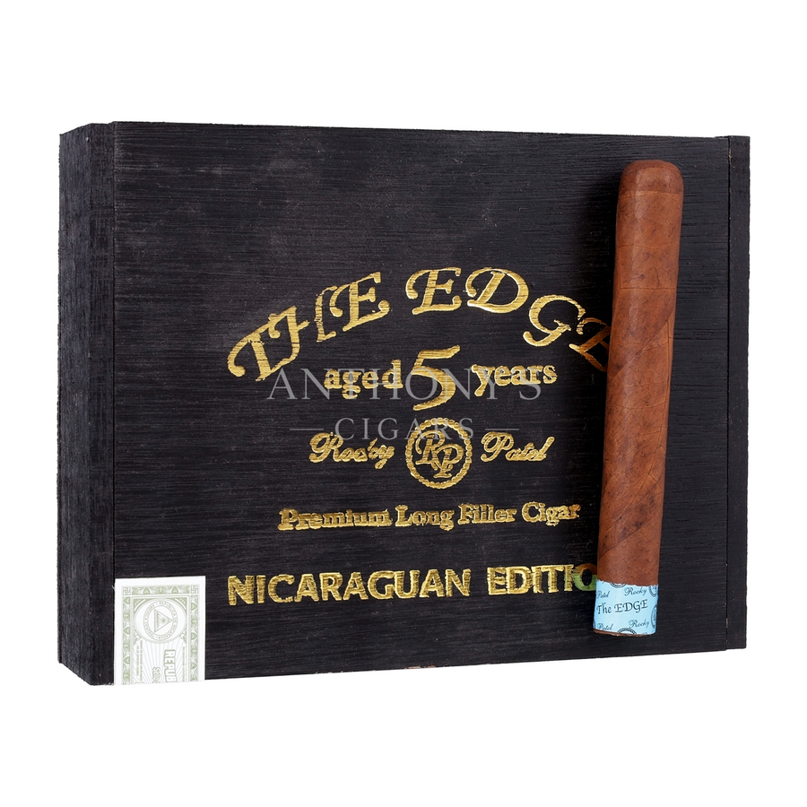 Rocky Patel The Edge Habano Toro cigar box closed