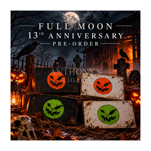 Viaje Full Moon 13th Anniversary Orange Maduro cigar box