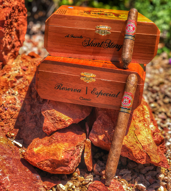 Aschenbecher aus Holz gross designd by K.Tix - Renold Cigar, Spirits & Wine